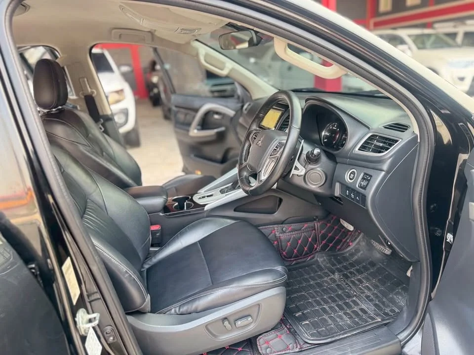 2016 Mitsubishi Pajero Sport III 2