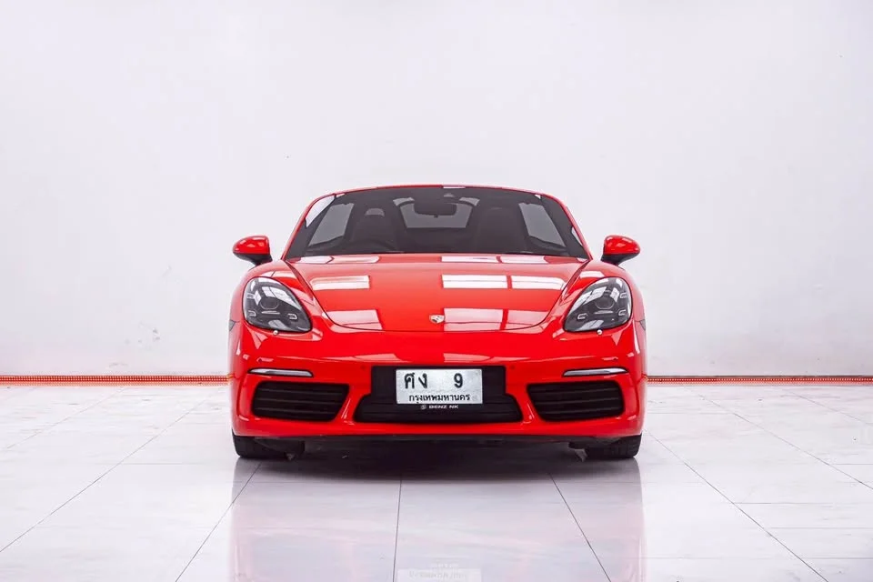 2017 Porsche 718 Boxster and Cayman IV 3