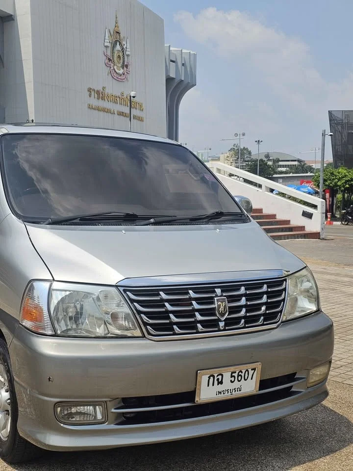 2001 Toyota Granvia H100 2