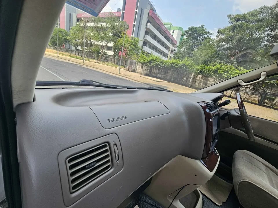 2001 Toyota Granvia H100 3