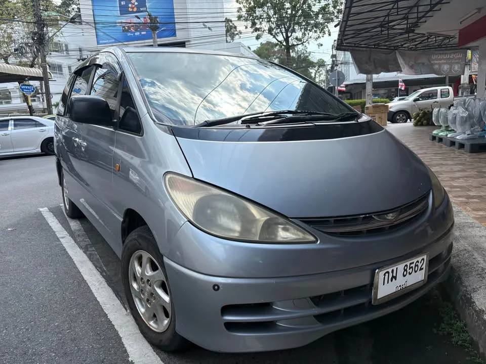2001 Toyota Estima II 2