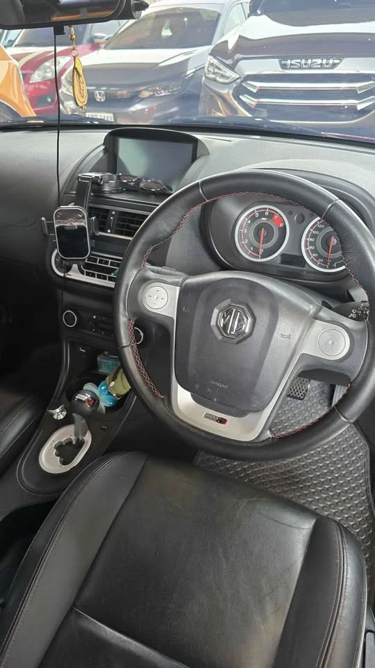 2016 MG 3 II 3