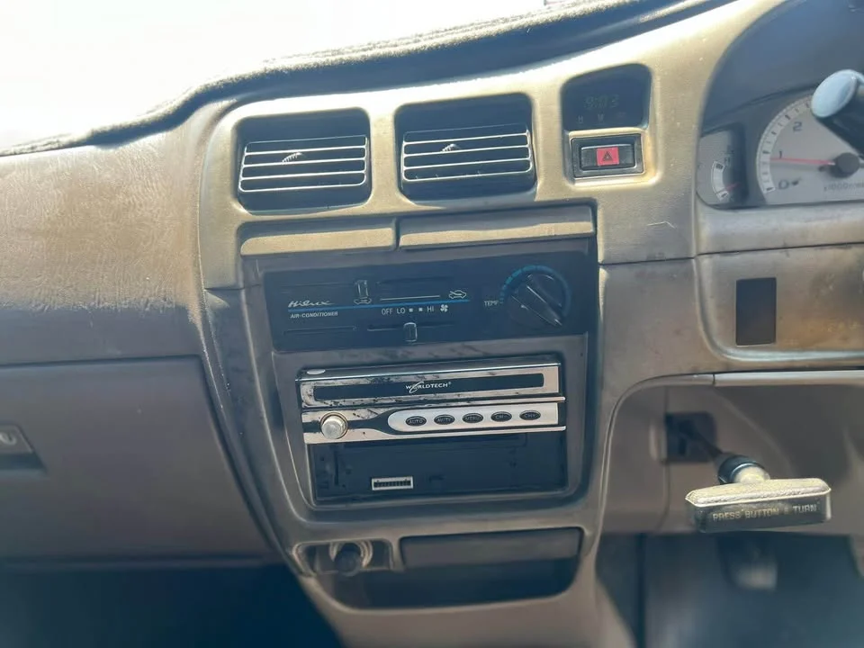 2003 Toyota Hilux Tiger VI 3