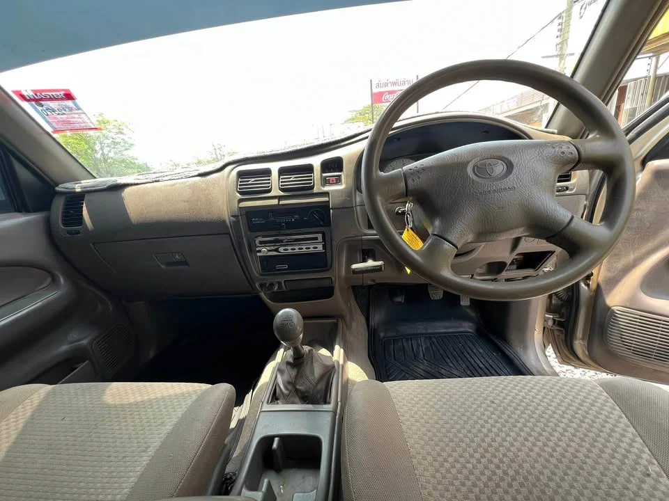 2003 Toyota Hilux Tiger VI 2