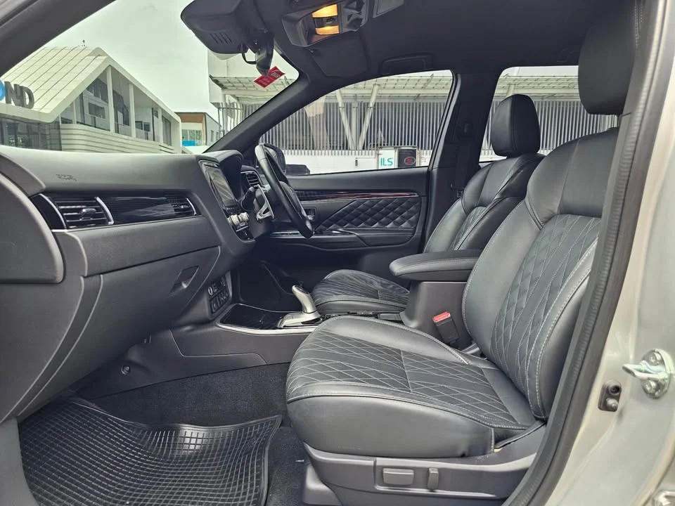 2021 Mitsubishi Outlander III 2
