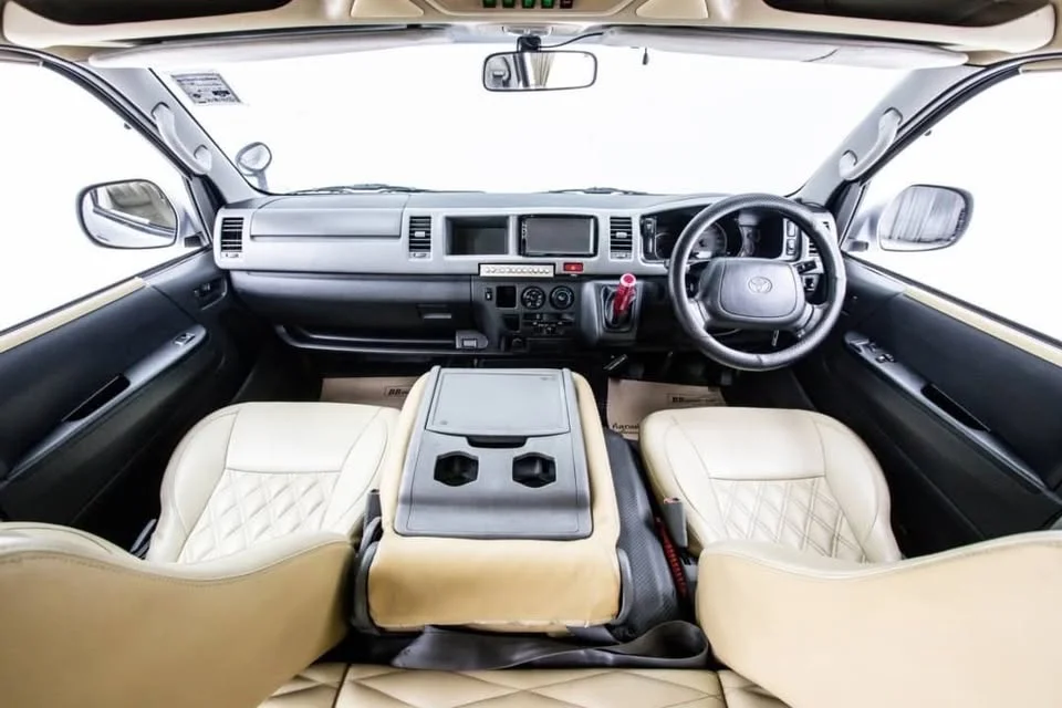 2009 Toyota Commuter V (H200) 3
