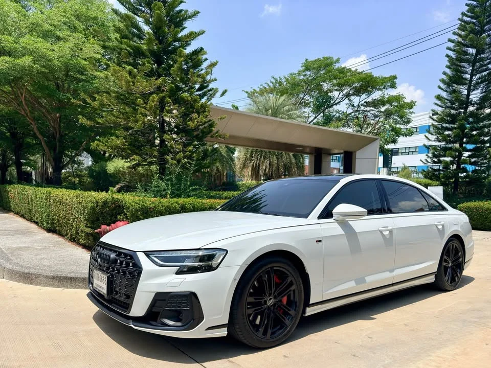 2025 Audi A8 D5 (4N) 3