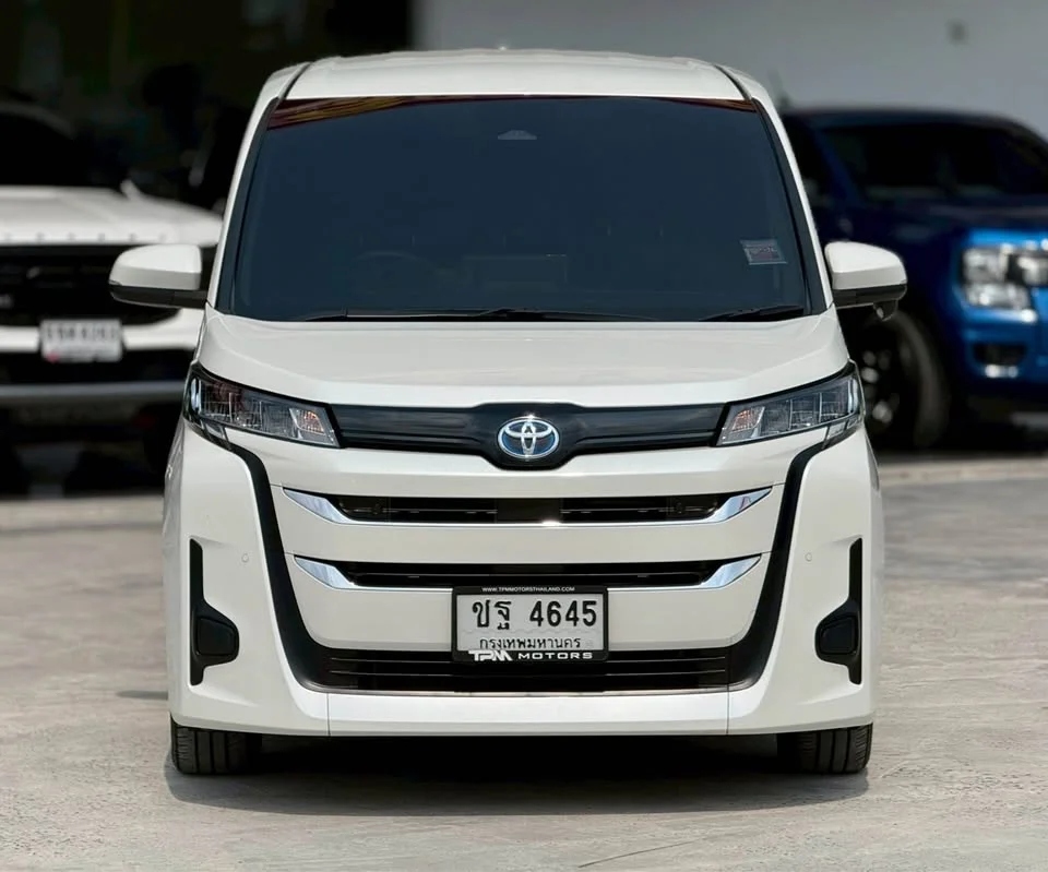 2024 Toyota Voxy IV 2