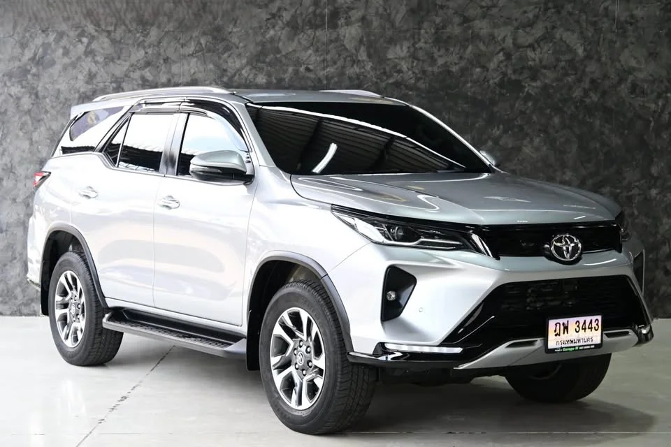 2023 Toyota Fortuner II 2