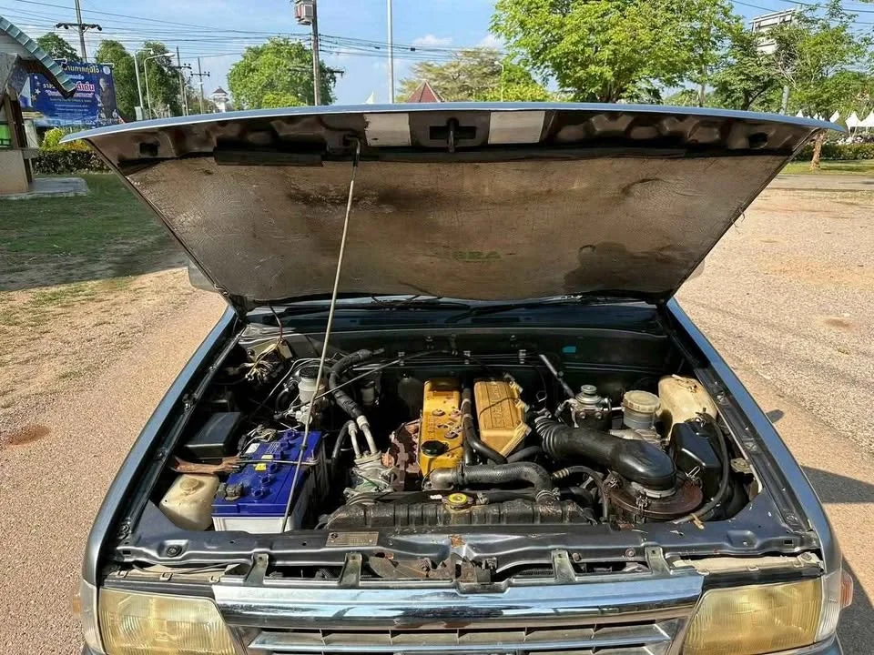 1995 Isuzu TFR III 3