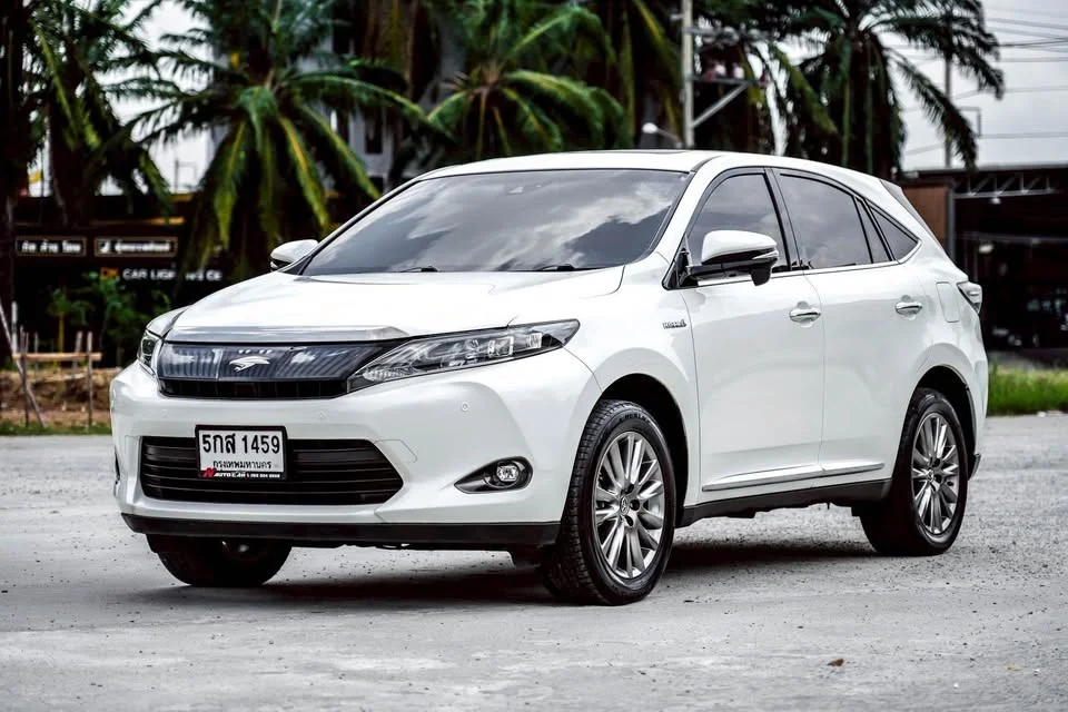 2015 Toyota Harrier III 2