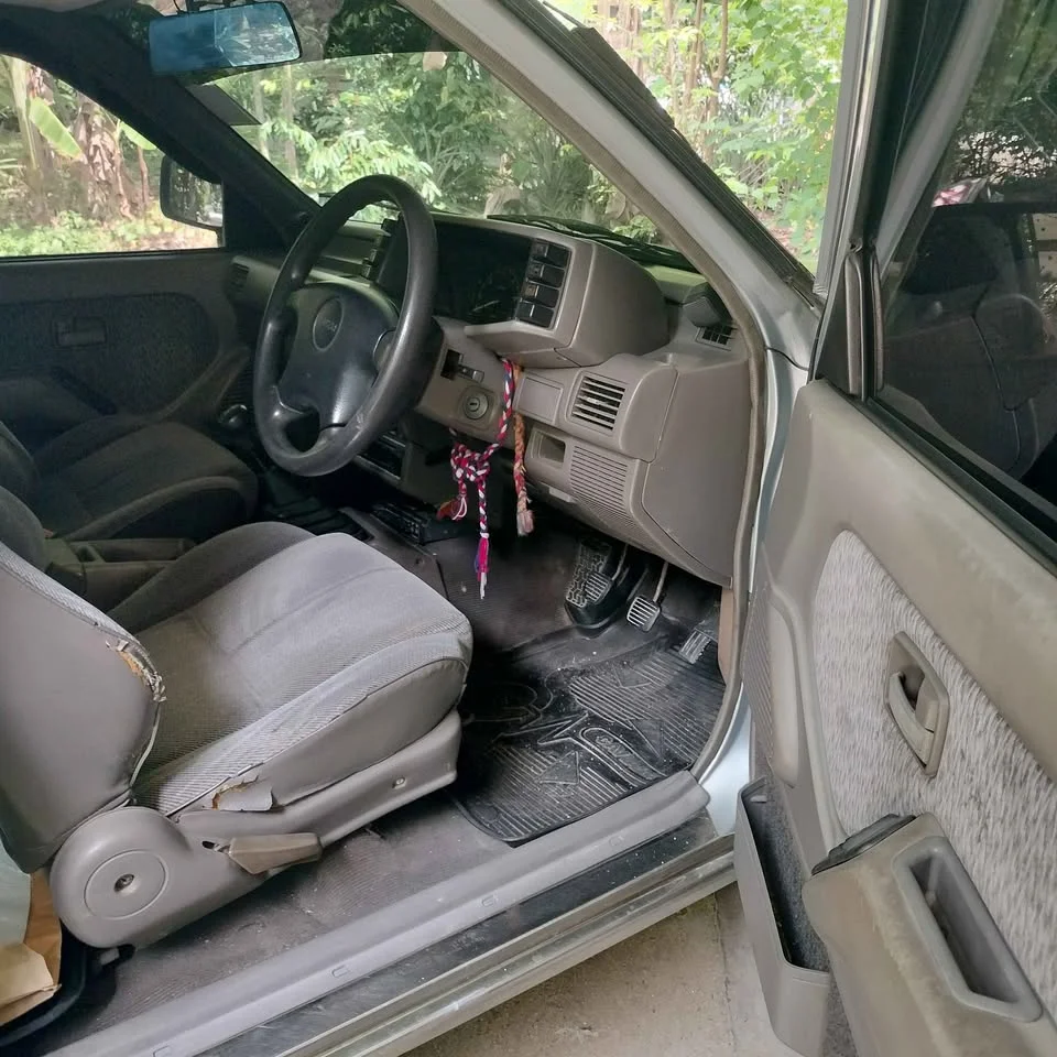 1996 Isuzu TFR III 2