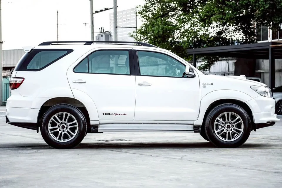 2009 Toyota Fortuner I 3