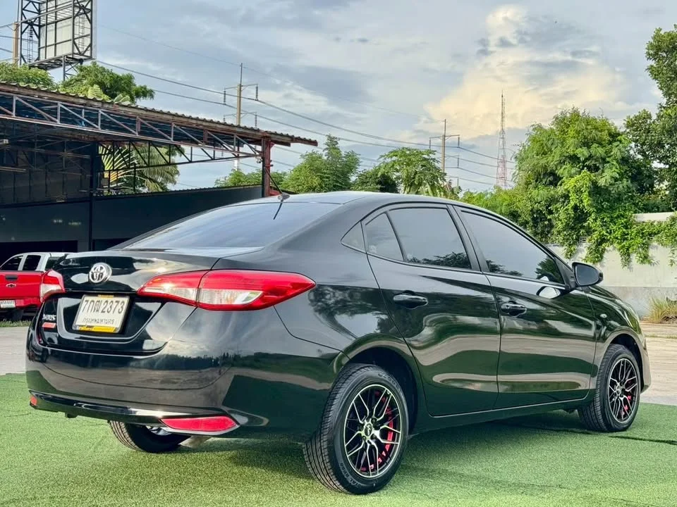 2017 Toyota Yaris ATIV III 2