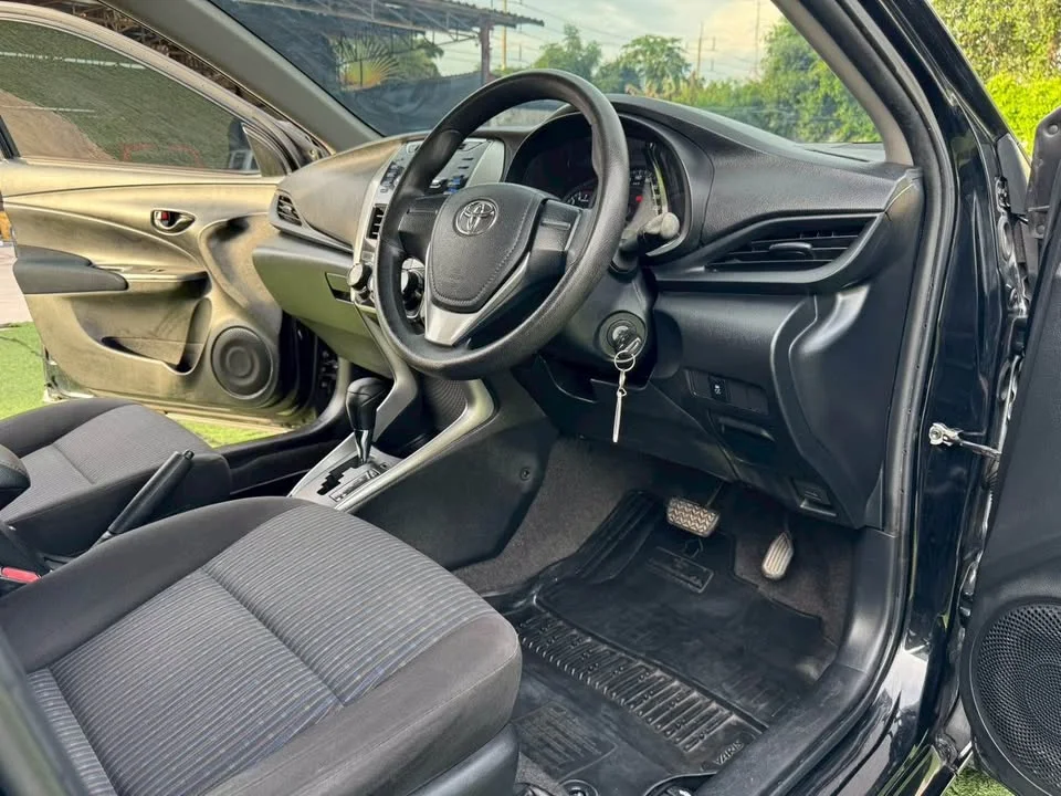 2017 Toyota Yaris ATIV III 3
