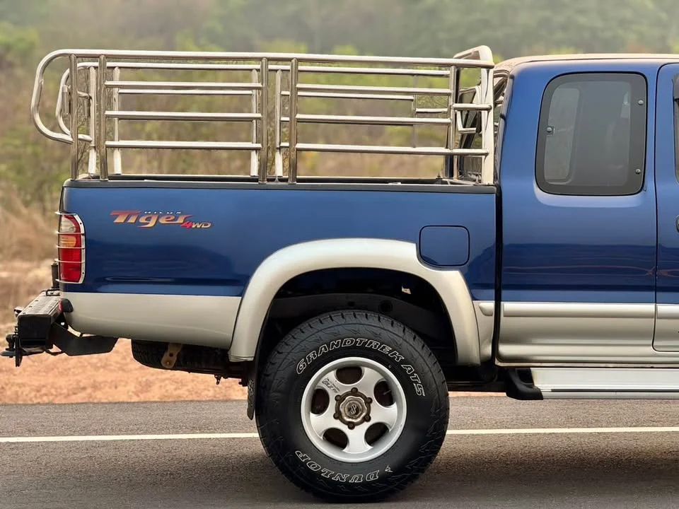 2003 Toyota Hilux Tiger VI 2