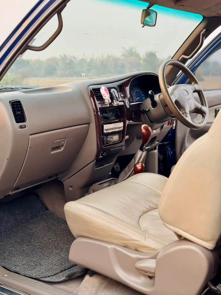 2003 Toyota Hilux Tiger VI 3