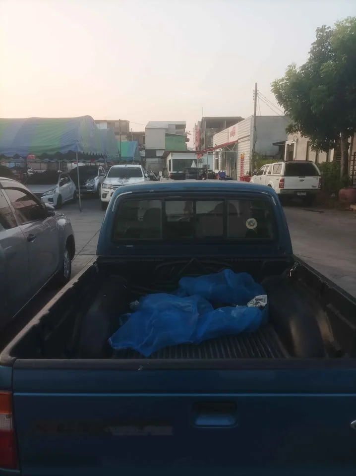 1999 Mazda 2500 Fighter V 2