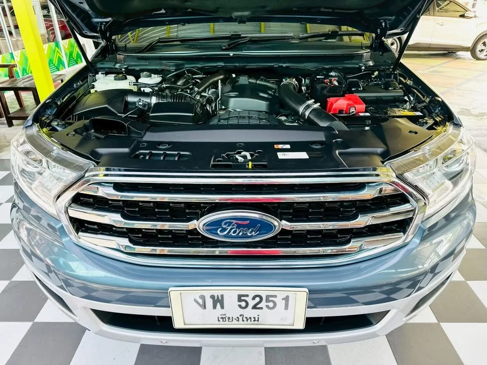 2019 Ford Everest II 2