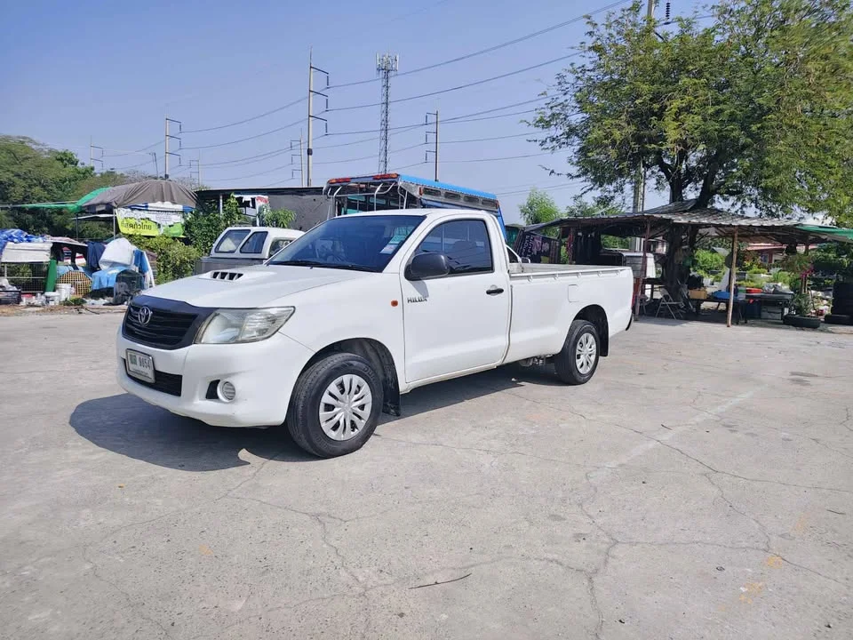 2013 Toyota Hilux VII 2