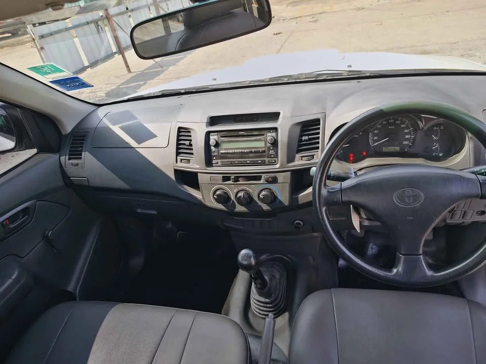 2013 Toyota Hilux VII 3