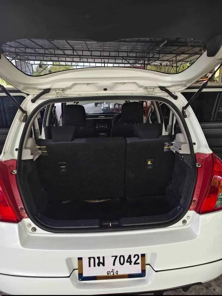 2011 Suzuki Swift I 2