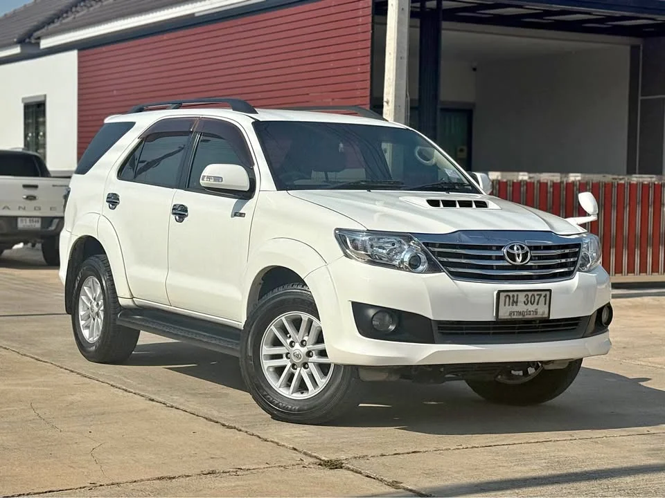 2013 Toyota Fortuner I 2