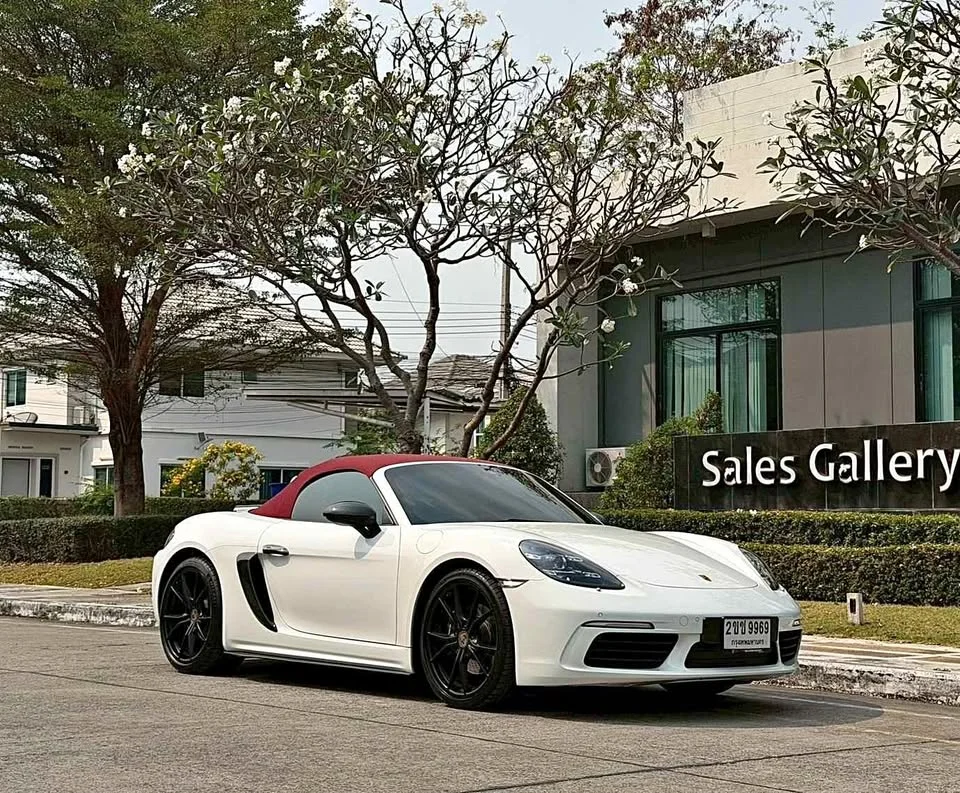 2019 Porsche 718 Boxster and Cayman IV 2