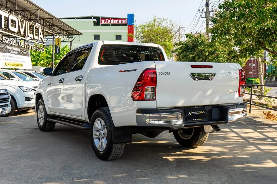 2018 Toyota Hilux VIII 2