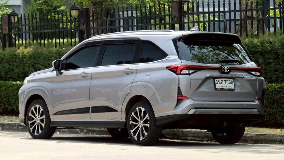 2023 Toyota Veloz III 3