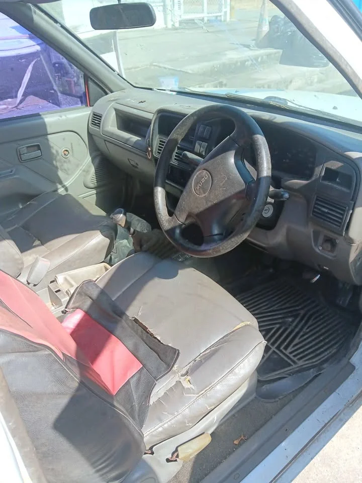 2001 Isuzu Faster Dragon Eyes III 2
