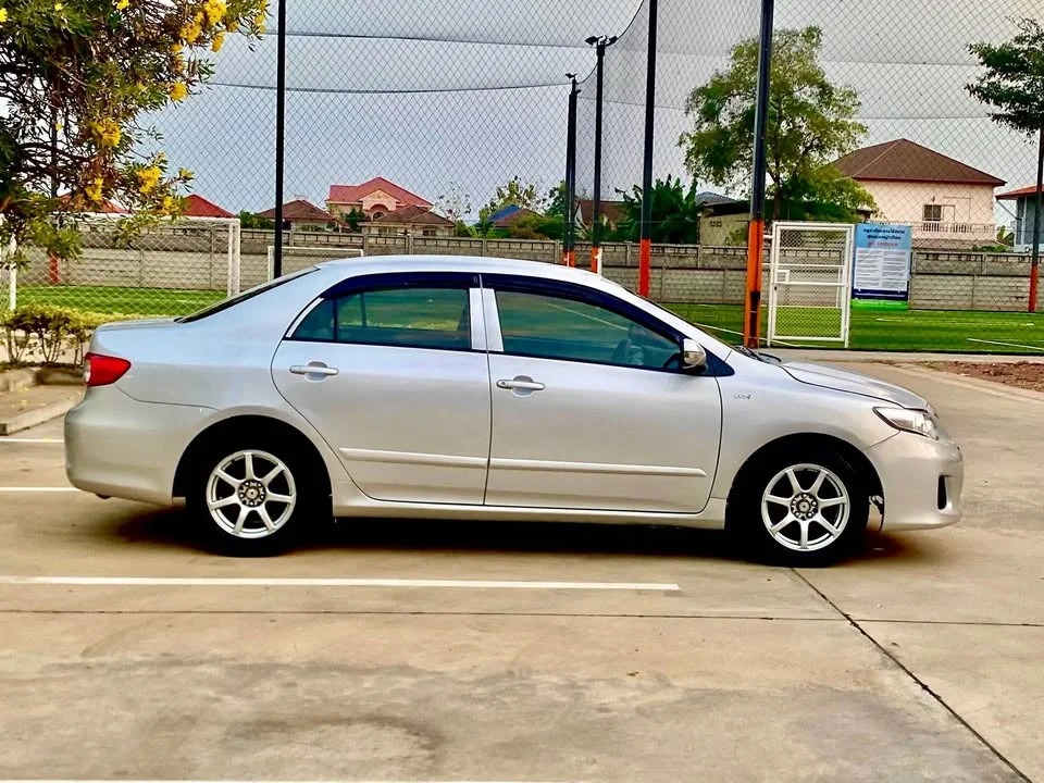 2012 Toyota Corolla Altis X (E140) 3