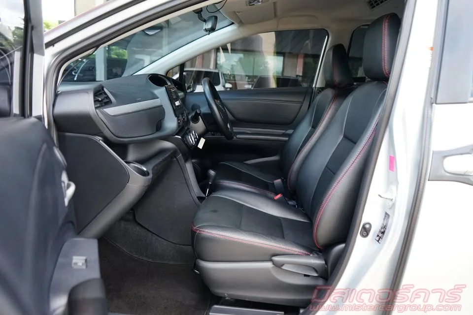 2018 Toyota Sienta II 2