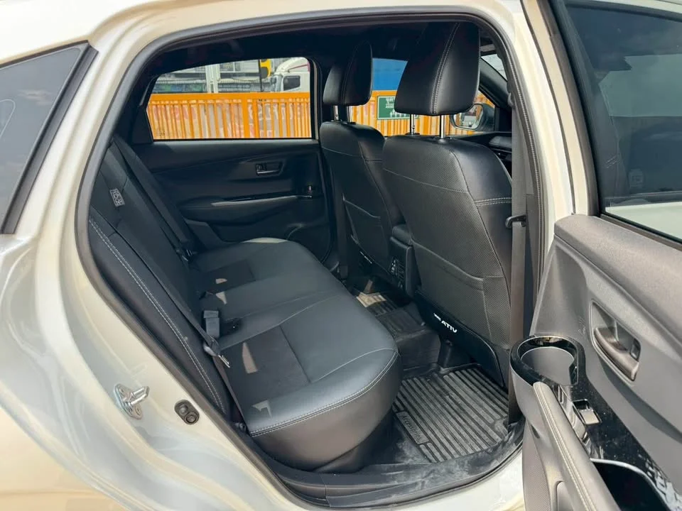 2025 Toyota Yaris ATIV IV 3