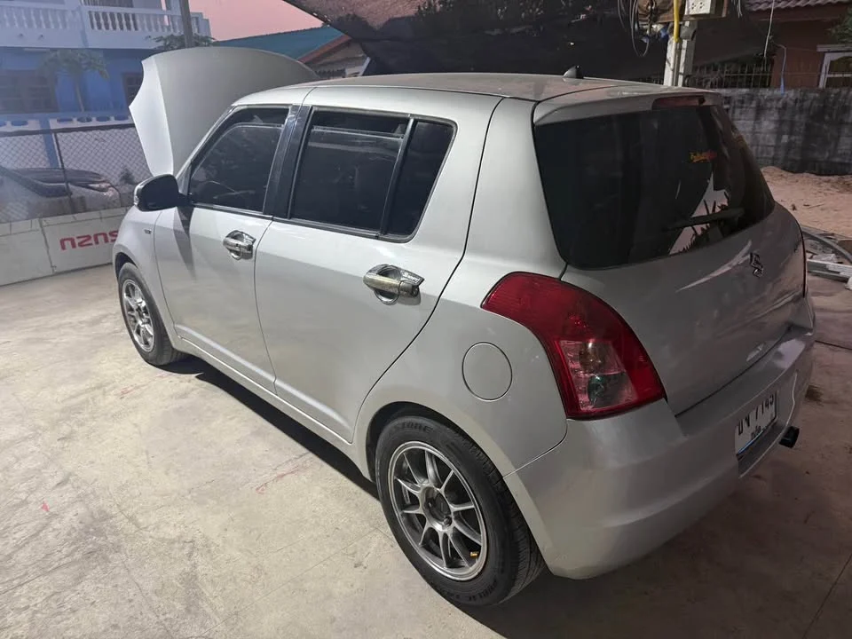 2011 Suzuki Swift I 2
