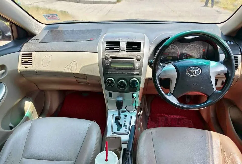 2013 Toyota Corolla Altis X (E140) 2