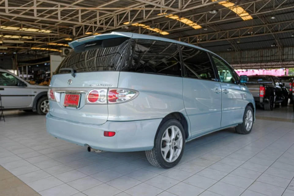 2005 Toyota Estima II 3