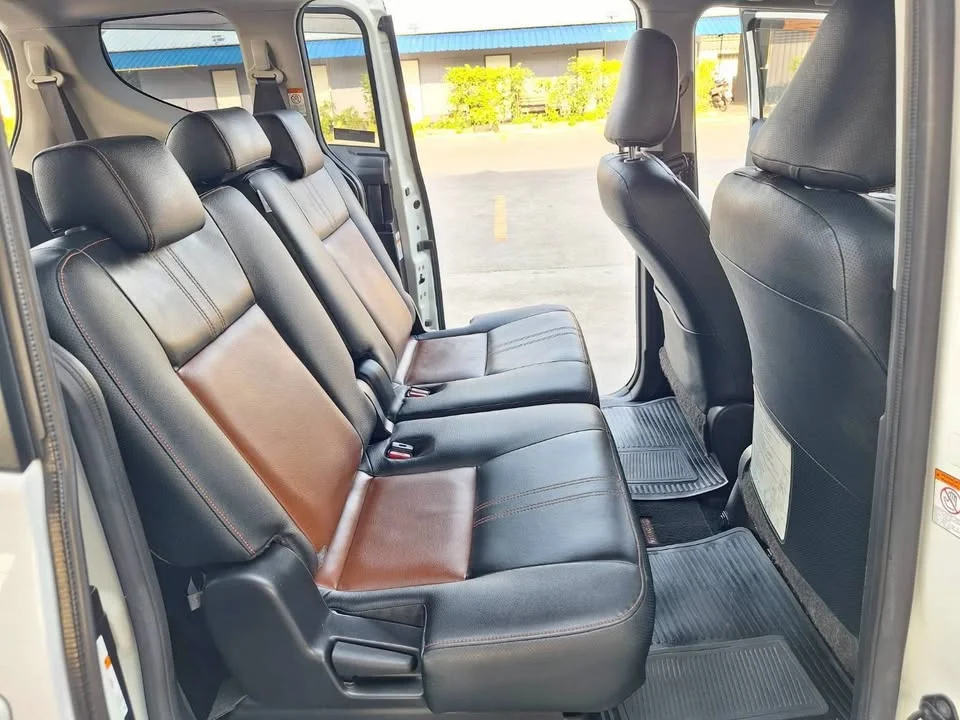 2017 Toyota Sienta II 2