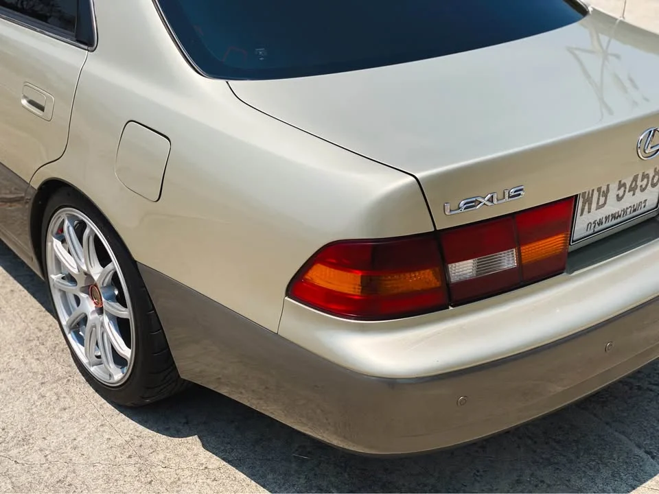 1997 Lexus ES III 3