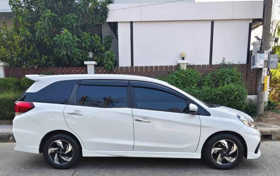 2015 Honda Mobilio II 3
