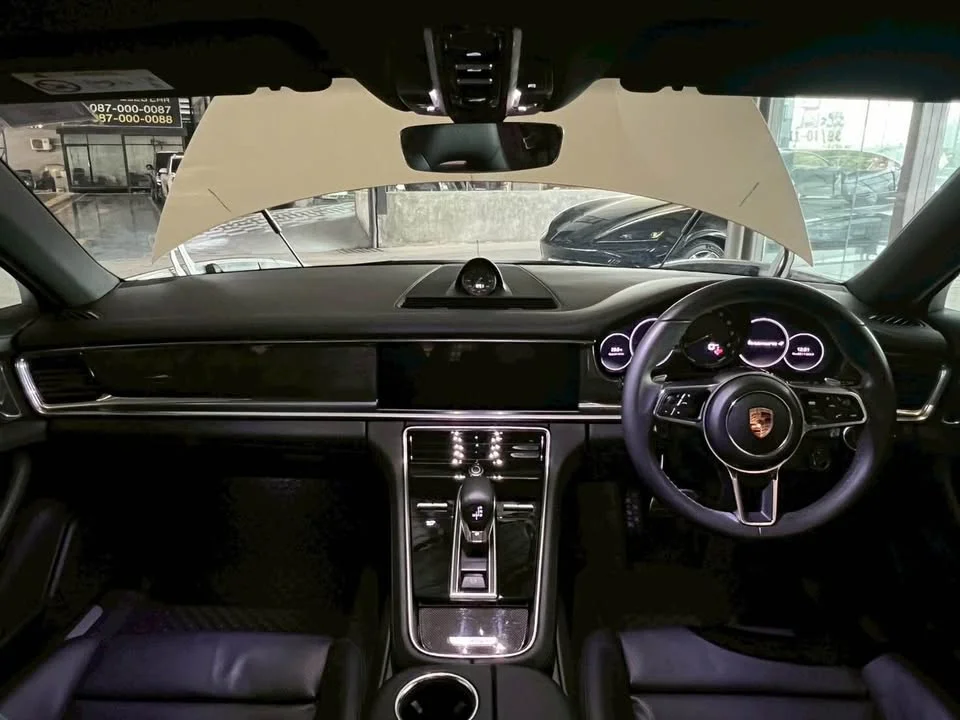 2018 Porsche Panamera II 2