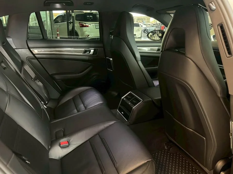 2018 Porsche Panamera II 3