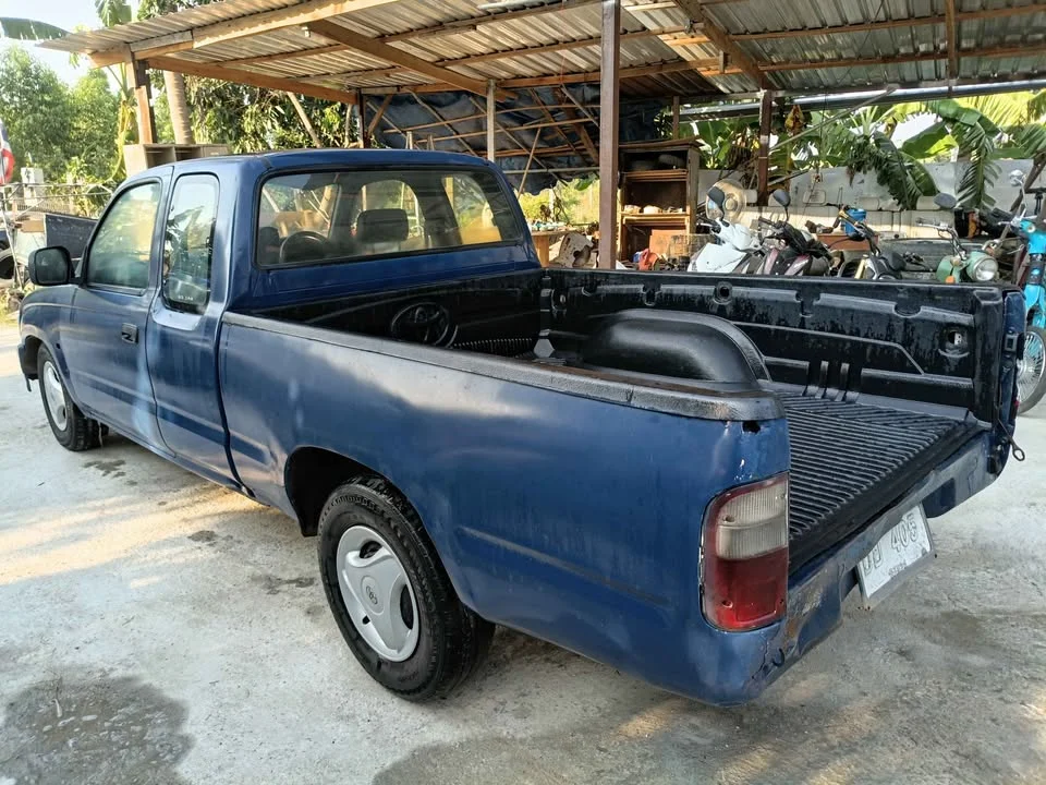 2003 Toyota Hilux Tiger VI 2