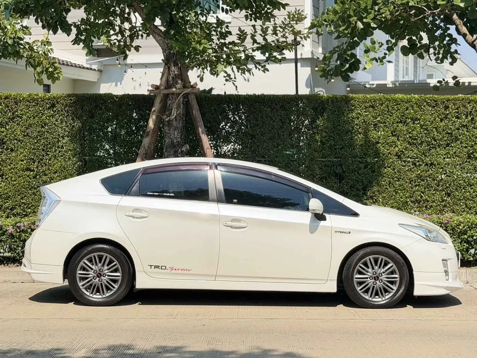 2012 Toyota Prius III 3