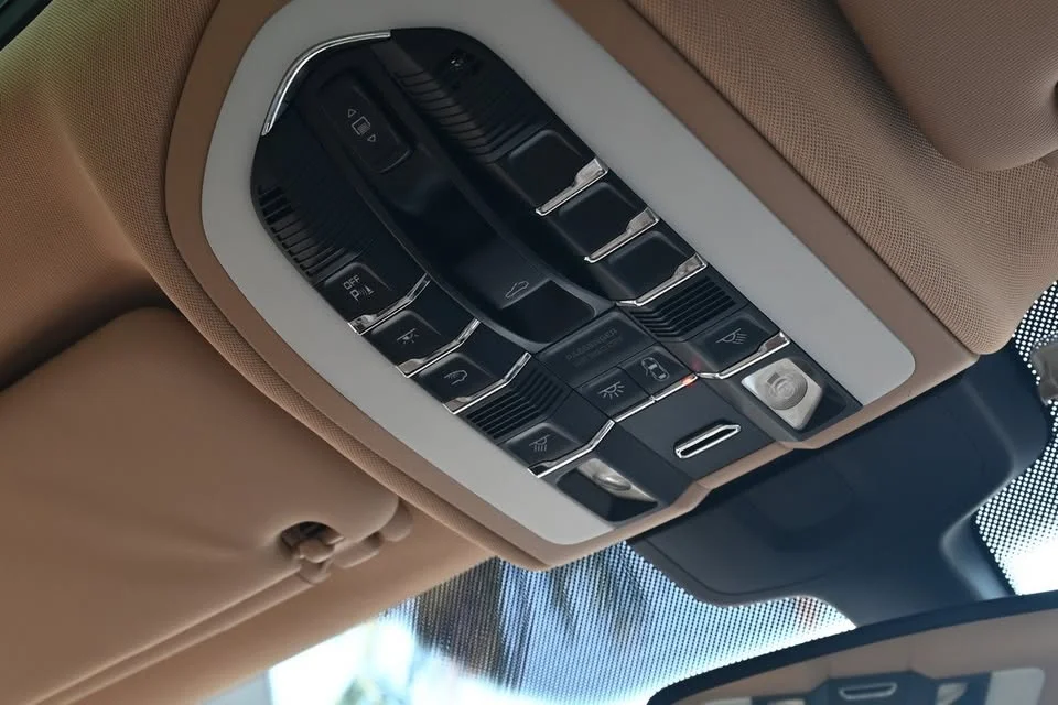 2012 Porsche Cayenne II 3