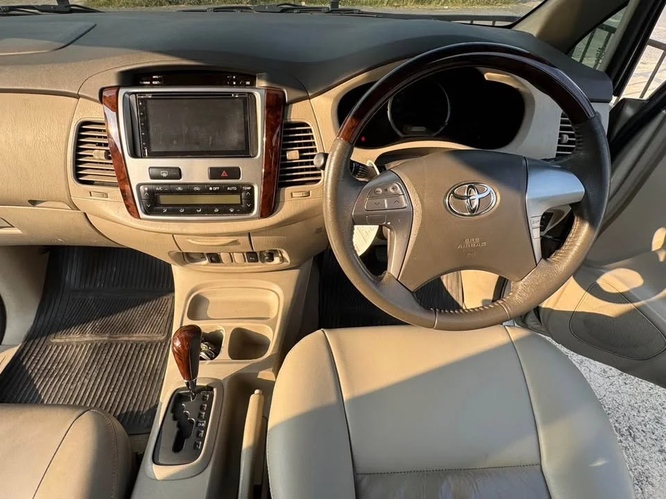 2011 Toyota Innova I 3