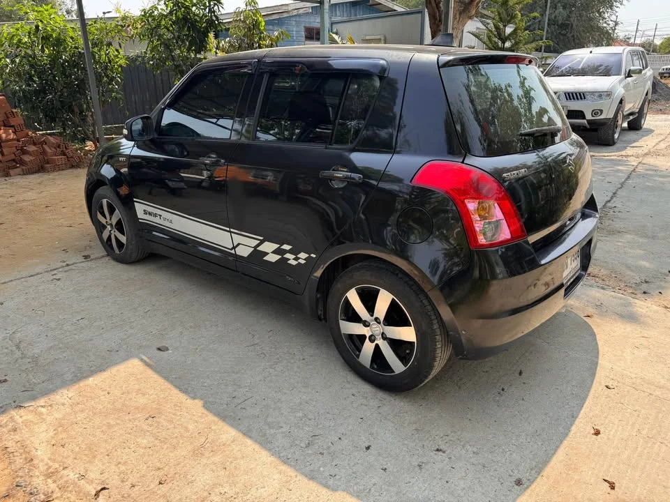 2011 Suzuki Swift I 2