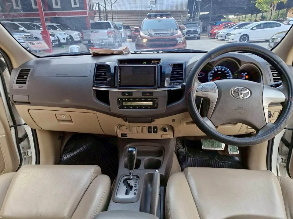 2012 Toyota Fortuner I 2