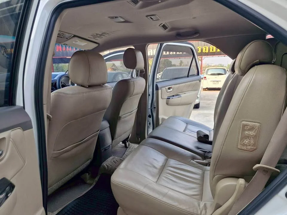 2012 Toyota Fortuner I 3