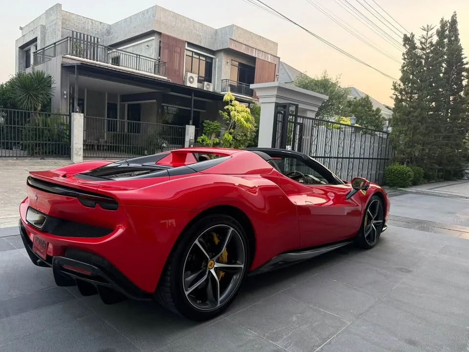 2024 Ferrari SF90 Stradale 2